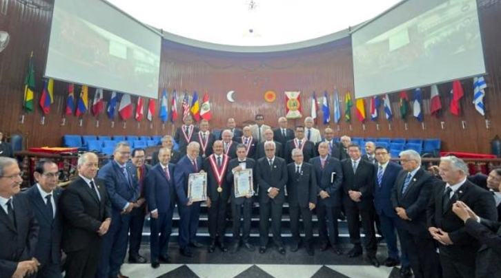 Entrega de Credenciales al Gran Maestro y Vice Gran Maestro periodo 2026-2028